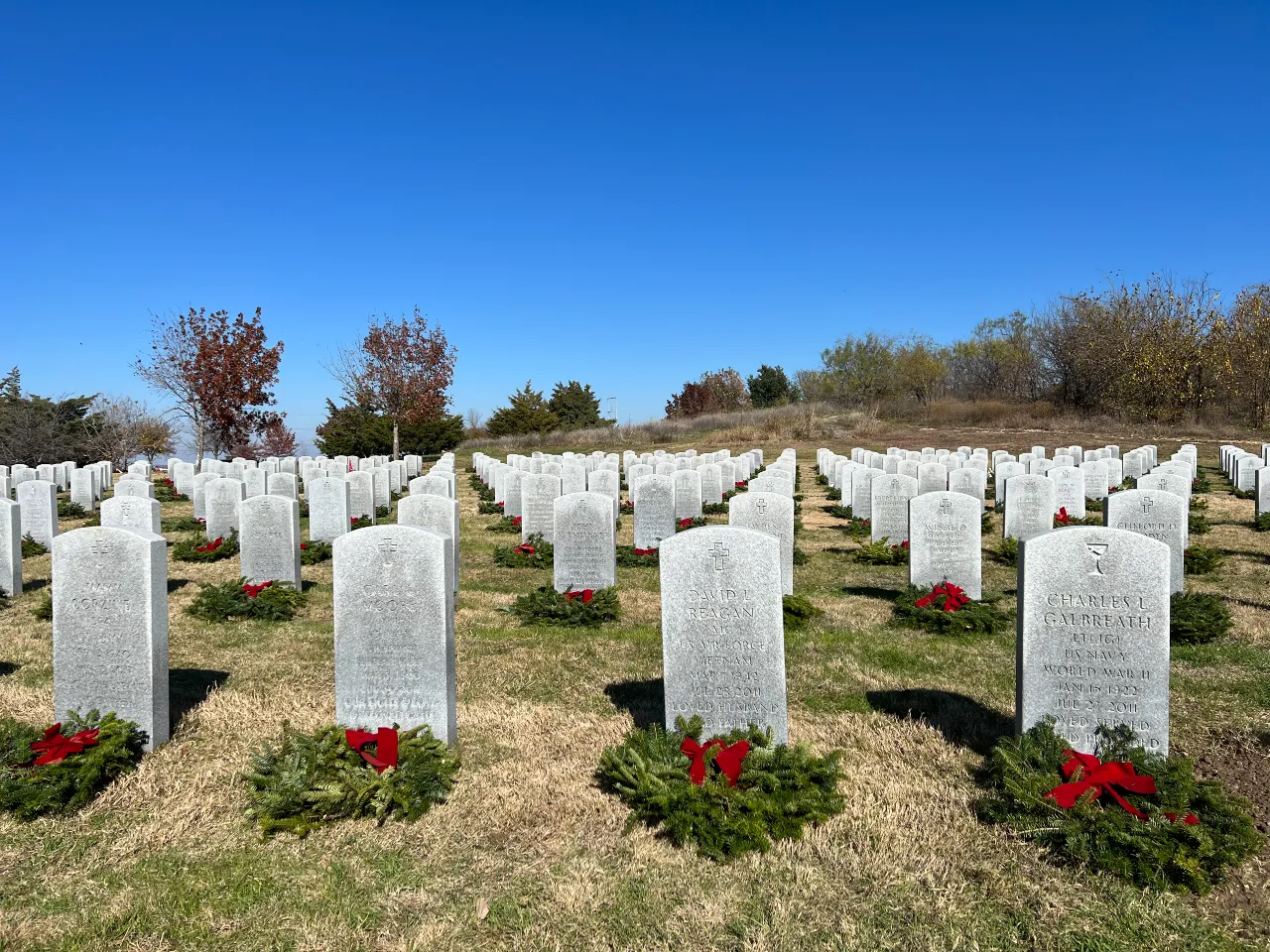 wreaths on the graves at DFW National Cemetery